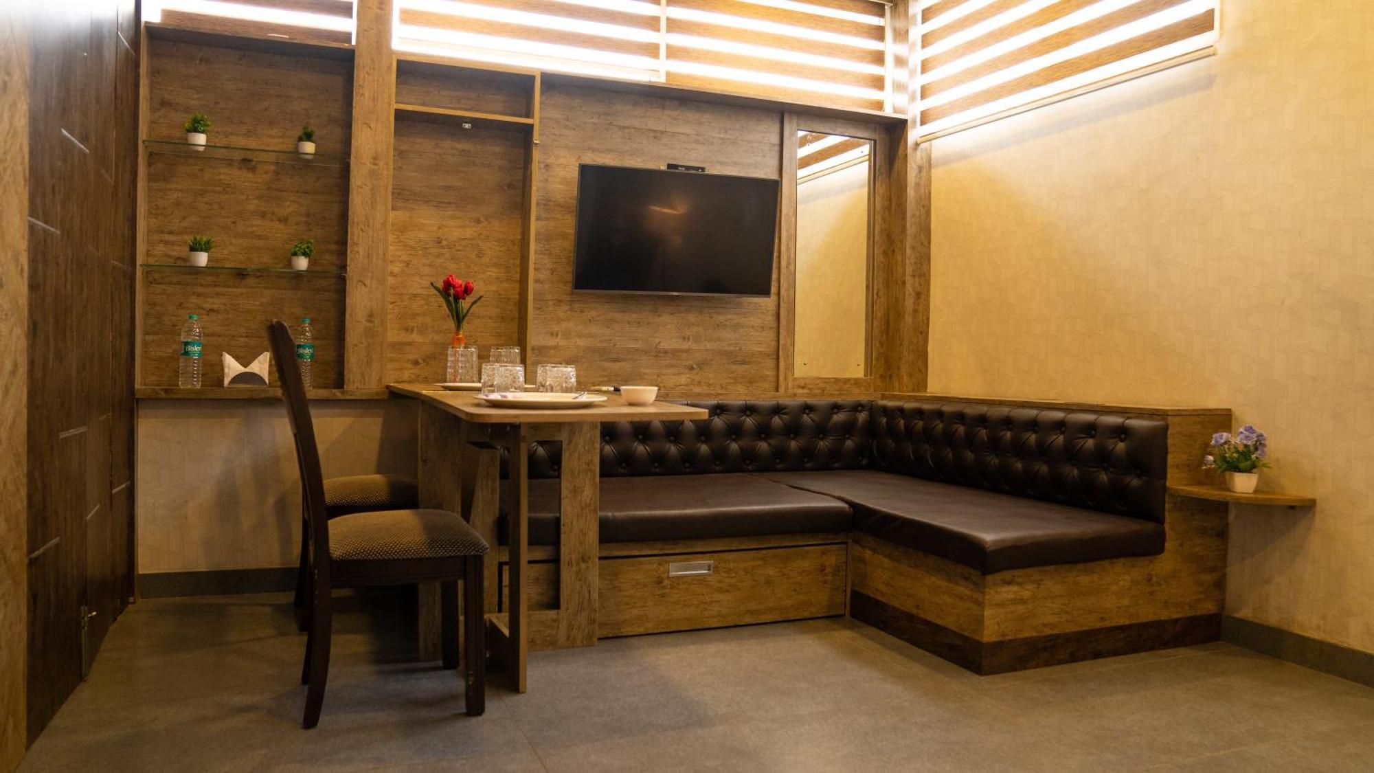 Seasons Suites Jp Nagar بنغالور الغرفة الصورة